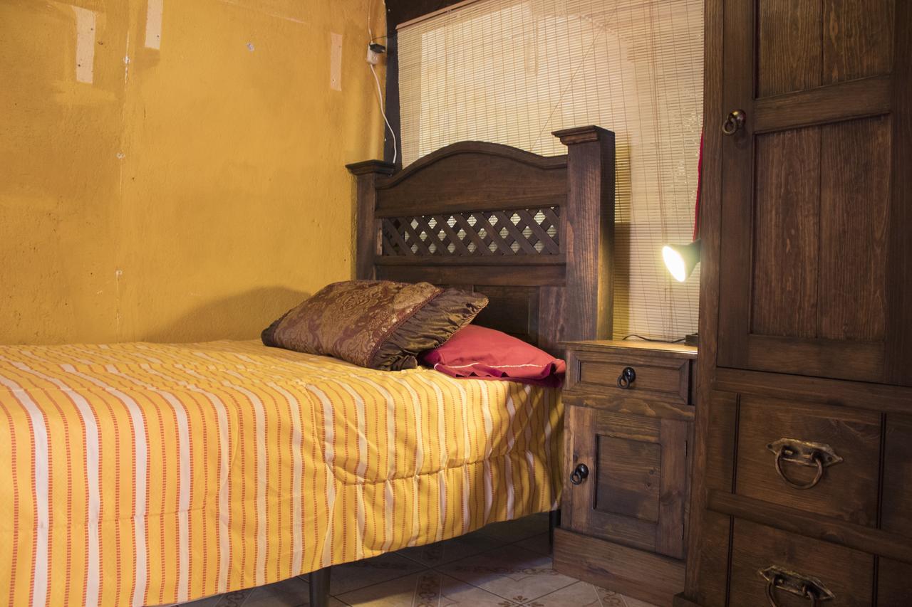 Split Hostel Antigua Exterior photo